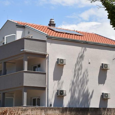 Luka Apartments Биоград-на-Мору Экстерьер фото