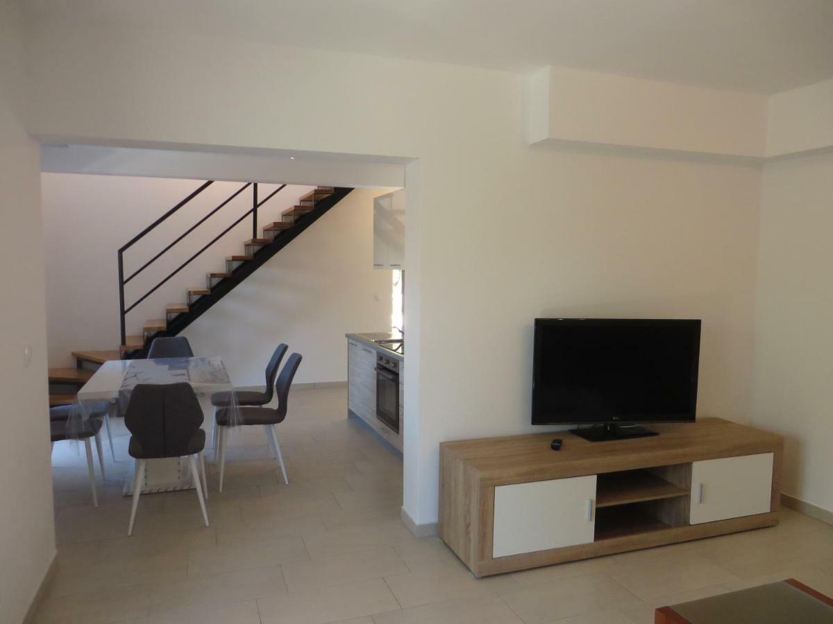 Luka Apartments Биоград-на-Мору Экстерьер фото