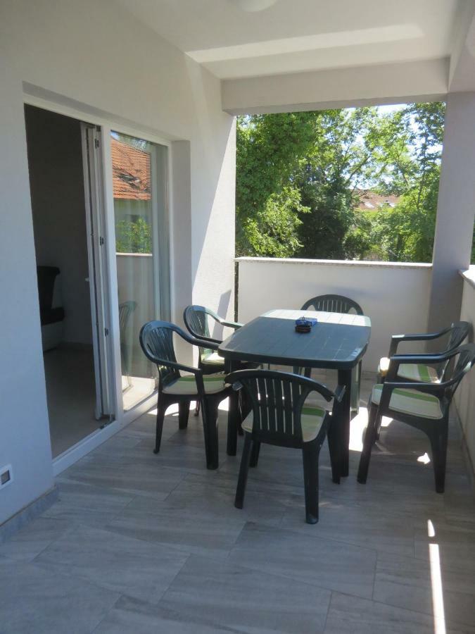 Luka Apartments Биоград-на-Мору Экстерьер фото