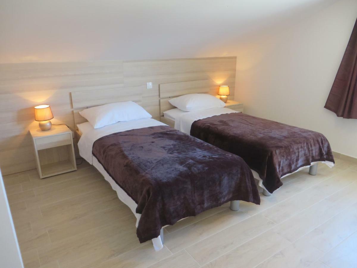 Luka Apartments Биоград-на-Мору Экстерьер фото