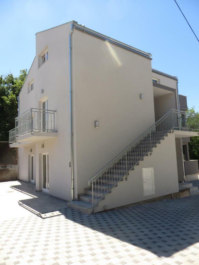 Luka Apartments Биоград-на-Мору Экстерьер фото