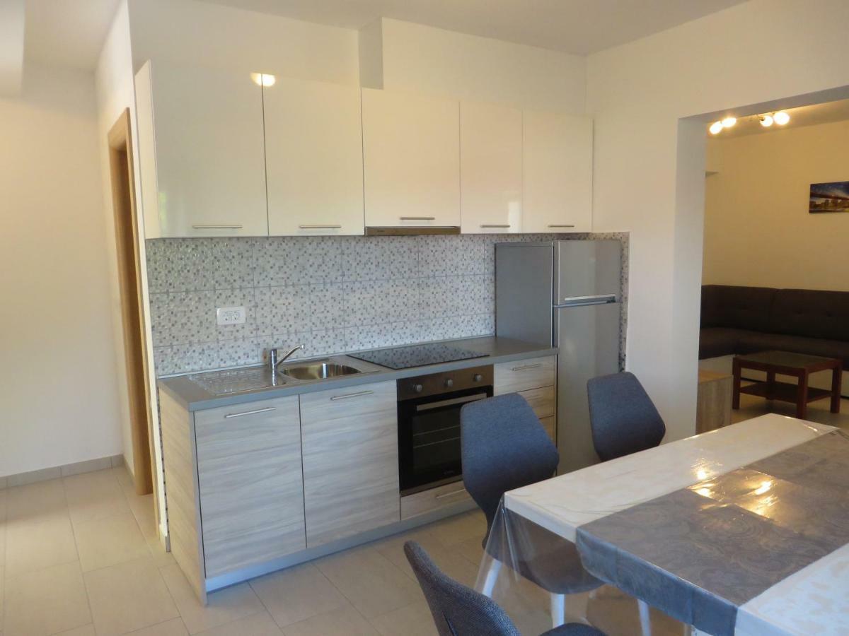 Luka Apartments Биоград-на-Мору Экстерьер фото