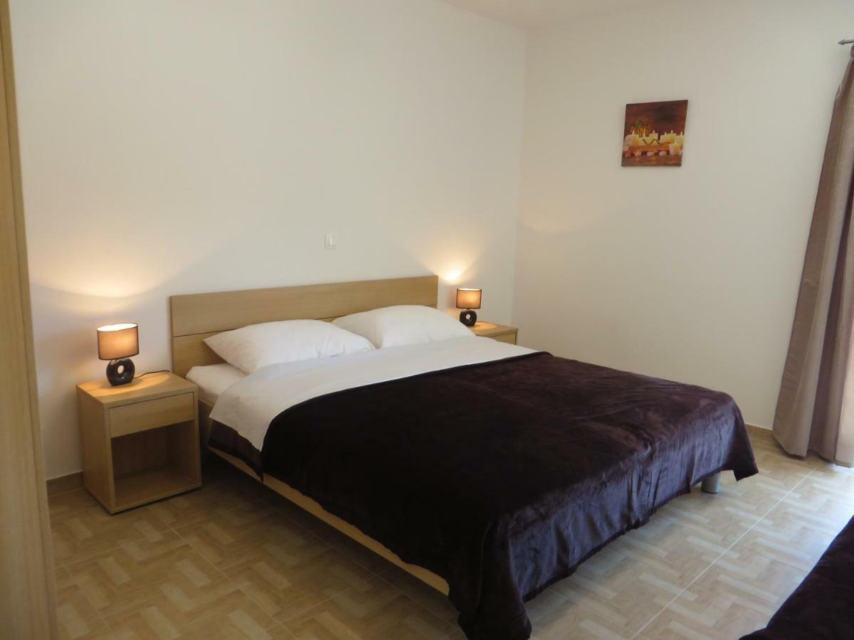 Luka Apartments Биоград-на-Мору Экстерьер фото