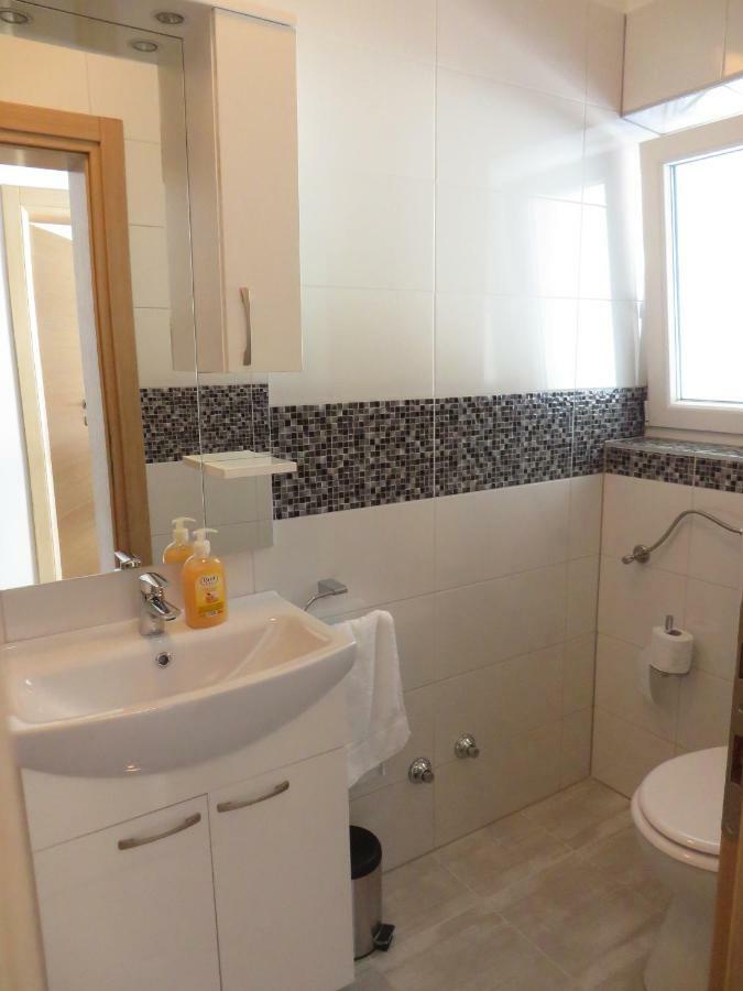 Luka Apartments Биоград-на-Мору Экстерьер фото