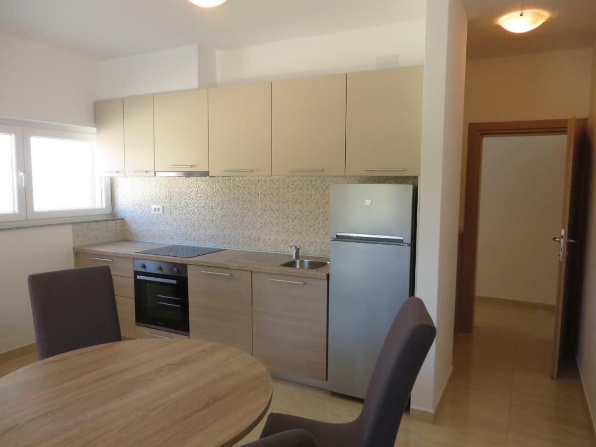 Luka Apartments Биоград-на-Мору Экстерьер фото