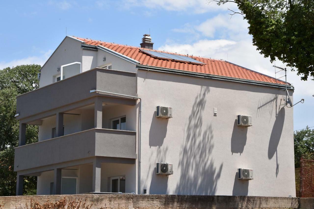 Luka Apartments Биоград-на-Мору Экстерьер фото
